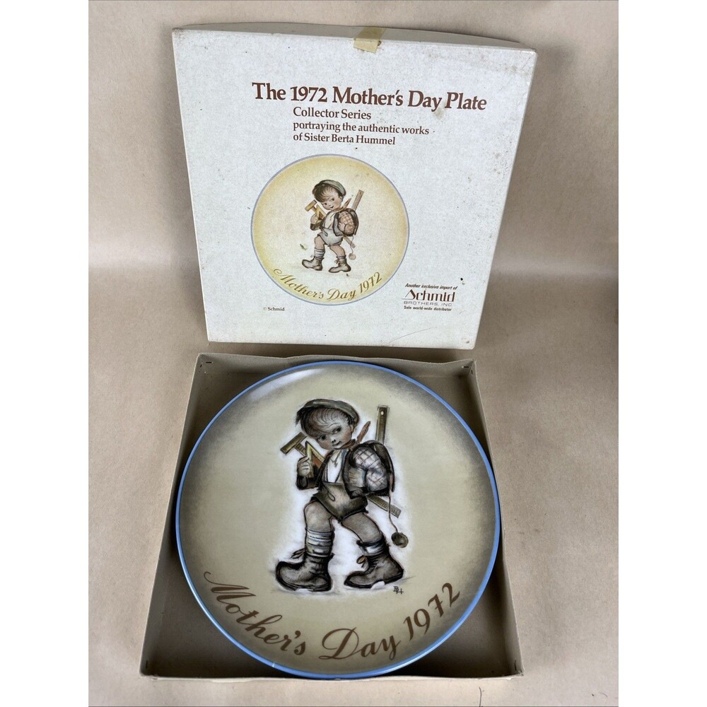 Schmid 1972 Mother’s Day Plate Collector Of Sister Berta Hummel In Original Box